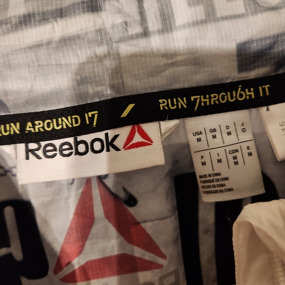 Reebok Men's running rainpullover - Picture 3 of 6